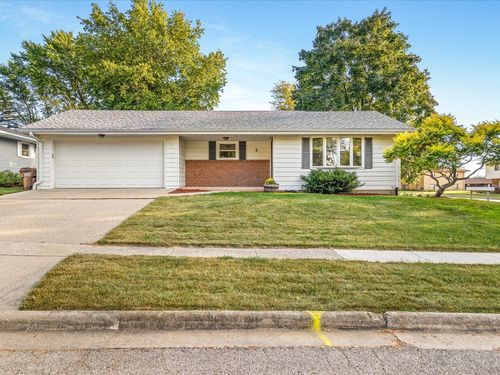 8 Highland Ct, STILLMAN VALLEY, IL, 61084-8804 | Card Image