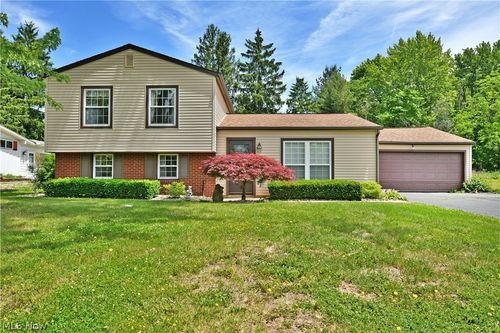566 Greenleaf Ave Ne, Warren, OH, 44484-1919 | Card Image