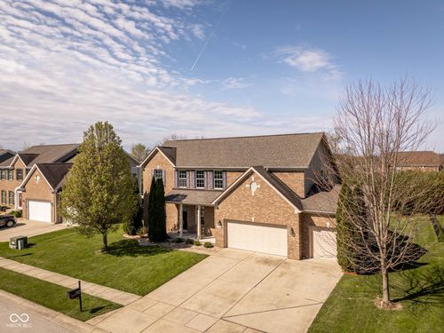 5828 Sunnyvalle Dr, Bargersville, IN, 46106-8556 | Card Image