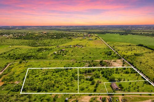 401 Graef Rd, Kyle, TX, 78640-4815 | Card Image