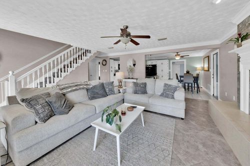 2216 Calle De Pizzaro, Navarre, FL, 32566-1292 | Card Image