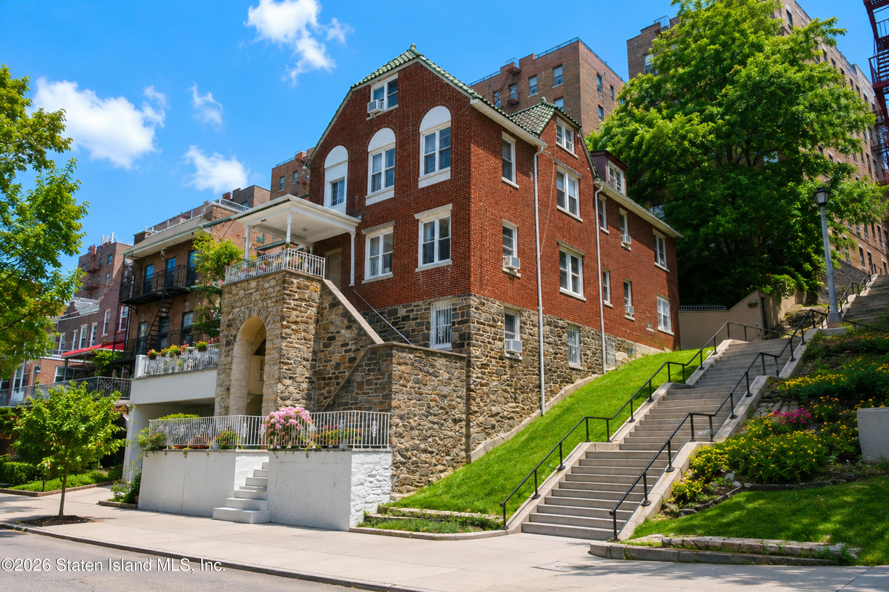 Residential Income in Bronx 3