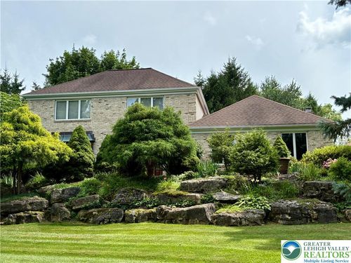3706 Surrey Dr, Allentown, PA, 18103-5327 | Card Image