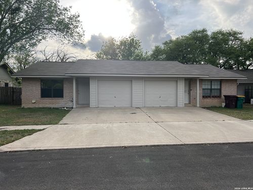 181 Bluebonnet Cir, Boerne, TX, 78006-1836 | Card Image