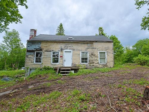 84 Church St, Wallkill, NY, 12589-4701 | Card Image