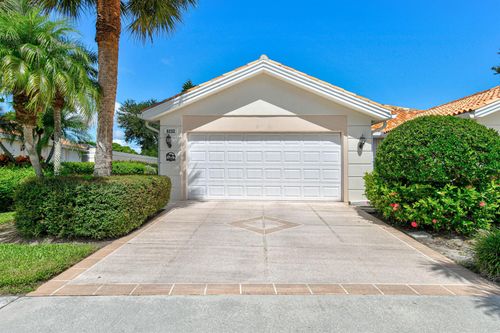 8252 Se Double Tree Dr, Hobe Sound, FL, 33455-8211 | Card Image