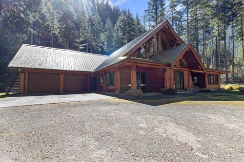19430 Silverhope Road, House other with 3 bedrooms, 2 bathrooms and null parking in Hope BC | Card Image
