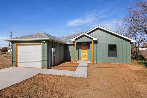 303 E Bois D Arc St, Nocona, TX, 76255-1647 | Card Image