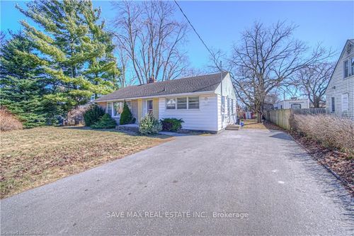 153 Ballantyne Ave, Cambridge, ON, N1R2T3 | Card Image