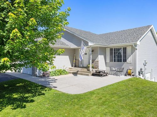 153 Pheasant Ridge Dr, Montrose, MN, 55363-5437 | Card Image