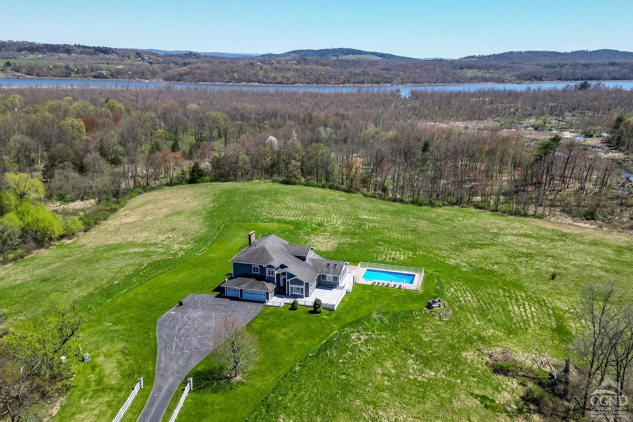 Embought Rd, Catskill, NY 12414