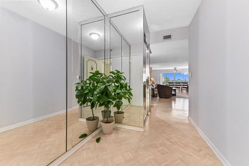 apt-316-6768 10th Ave N, Lake Worth, FL, 33467-1928 | Card Image