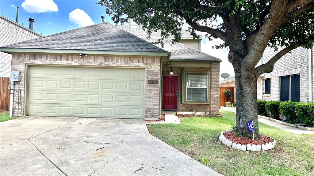 Peregrine St, Lewisville, TX 75077
