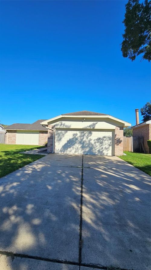 543 Oakdale Dr, Stafford, TX, 77477-6018 | Card Image