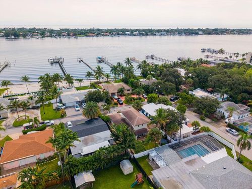 919 S Lakeside Pl, Lantana, FL, 33462-4635 | Card Image