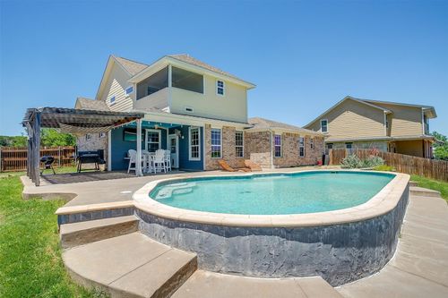 106 Camelot St, Glen Rose, TX, 76043-4331 | Card Image