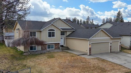 716 E Bonnie Lynn Ln, Colbert, WA, 99005-8733 | Card Image