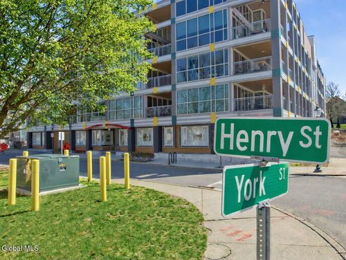 apt-203-128 Henry St, Saratoga Springs, NY, 12866-2651 | Card Image