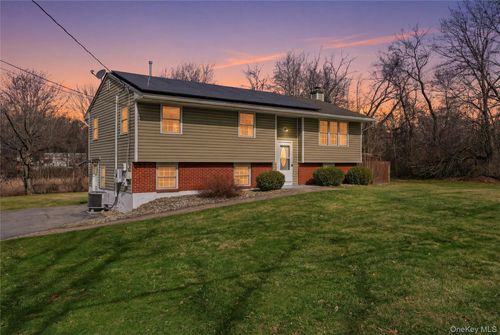 227 Lakeside Rd, Newburgh, NY, 12550-5757 | Card Image