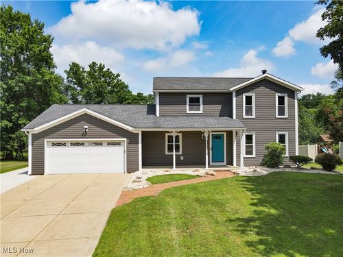 1395 Gray Fox Dr, North Canton, OH, 44720-1081 | Card Image