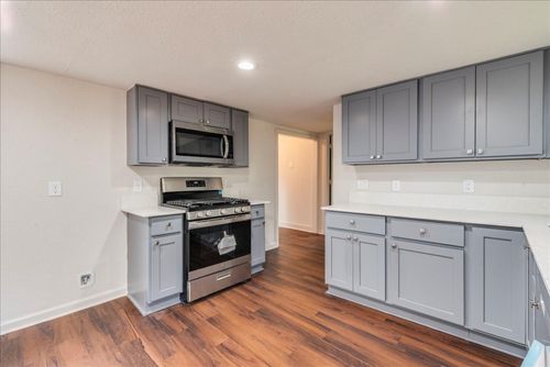 112 Gazley St, Smithville, TX, 78957-1318 | Card Image