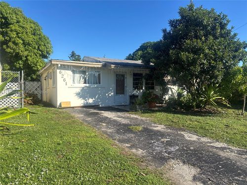 6261 Sw 25th St, Miramar, FL, 33023-2825 | Card Image