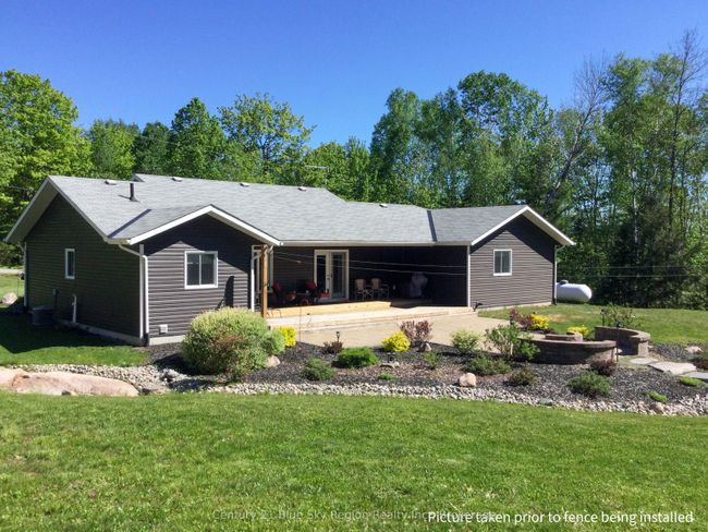512 Big Moose Rd, House other with 3 bedrooms, 2 bathrooms and 8 parking in Corbeil ON | Image 5