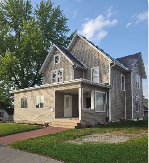 627 S Madison St, Lancaster, WI, 53813-2048 | Card Image