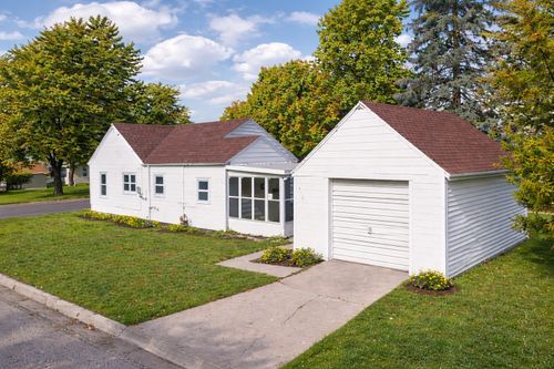 912 W 16th St, Sterling, IL, 61081-2126 | Card Image