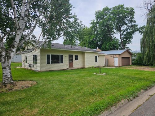 641 2nd St, Holdingford, MN, 56340 | Card Image