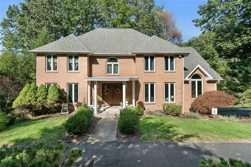 325 Lakewood Dr, Butler, PA, 16001-1636 | Card Image