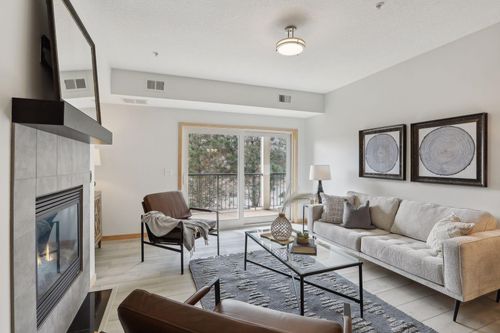 unit-103-10806 S Shore Dr, Plymouth, MN, 55441-4975 | Card Image