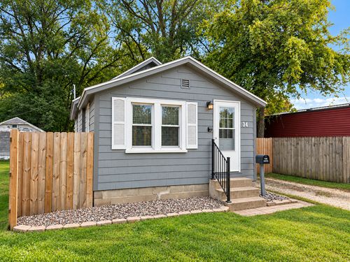 34 Lenox St, Winona, MN, 55987-2378 | Card Image