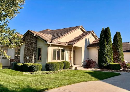 4149 Ne Chapel Manor Dr, Lee's Summit, MO, 64064-2015 | Card Image