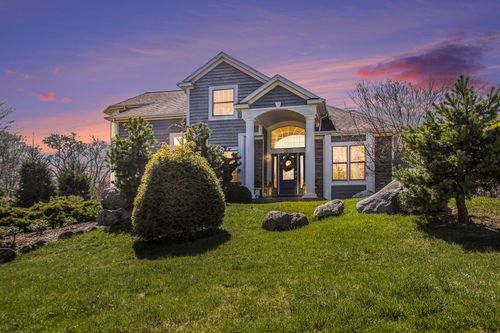 3975 Harbor Breeze Dr, Norton Shores, MI, 49441-4890 | Card Image