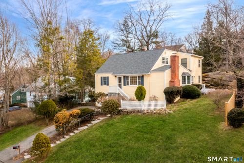 385 Samp Mortar Dr, Fairfield, CT, 06824-2463 | Card Image