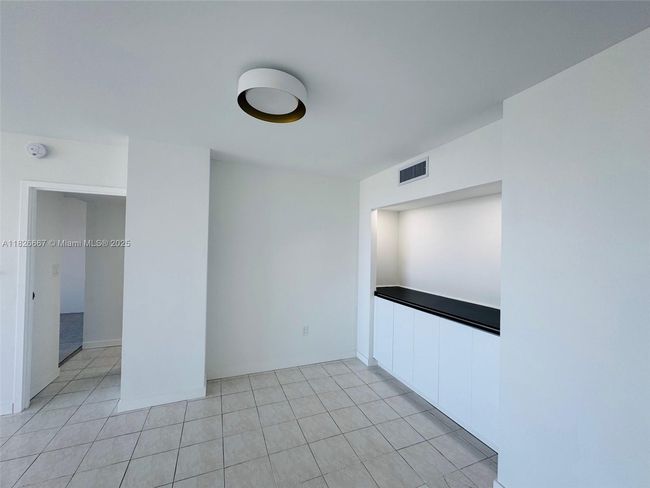 APT-1906 - 3675 N Country Club Dr, Condo with 2 bedrooms, 2 bathrooms and null parking in Aventura FL | Image 8
