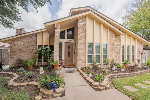 4957 Shadowbend Dr, Corpus Christi, TX, 78413-2437 | Card Image