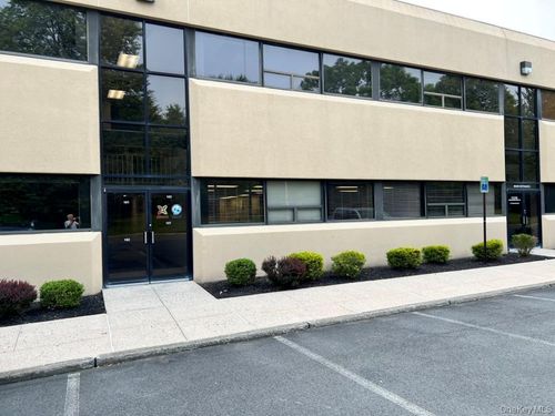 800-80 Red Schoolhouse Rd, Spring Valley, NY, 10977-7053 | Card Image