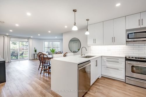 205-1220 Thorpe Rd, Burlington, ON, L7S2H4 | Card Image