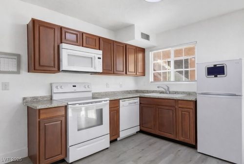 apt-d-5128 Garden Ln, Las Vegas, NV, 89119-1786 | Card Image