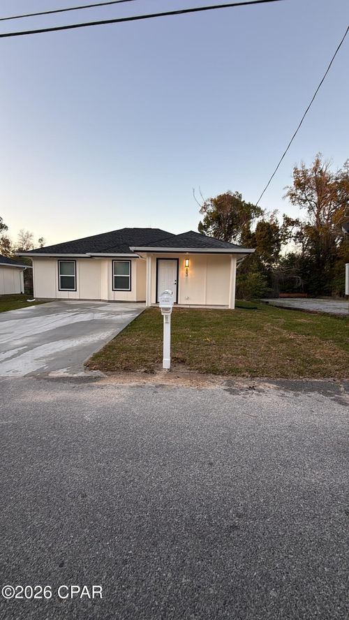 801 E 12th Ct, Panama City, FL, 32401-3349 | Card Image