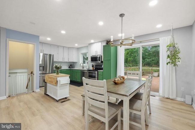 8170 Sinclair Mill Rd, House other with 4 bedrooms, 3 bathrooms and null parking in MANASSAS VA | Image 9