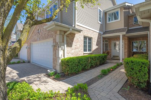 1751 Park Ridge Pt, Park Ridge, IL, 60068-1313 | Card Image