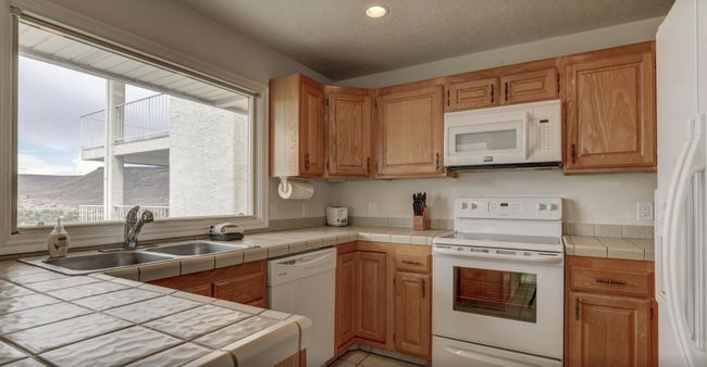 Kitchen | Image 7