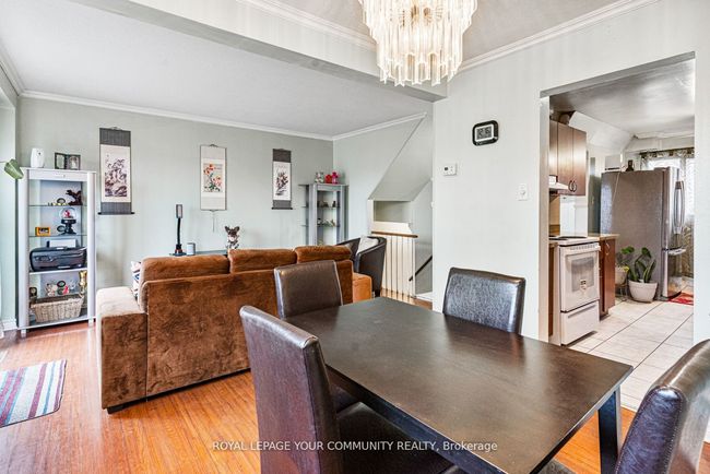 336 Fleetwood Cres, Condo with 3 bedrooms, 2 bathrooms and 1 parking in Brampton ON | Image 9