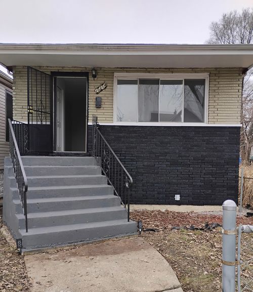 10214 S La Salle St, Chicago, IL, 60628-2035 | Card Image