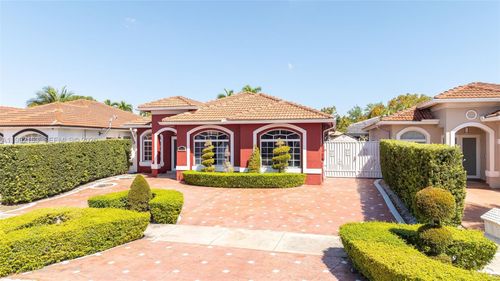 7929 Nw 200th Ter, Hialeah, FL, 33015 | Card Image