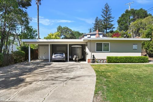 11 Chestnut Ave, San Rafael, CA, 94901-1057 | Card Image