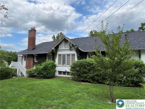 d-2122 W Walnut St, Allentown, PA, 18104-6451 | Card Image